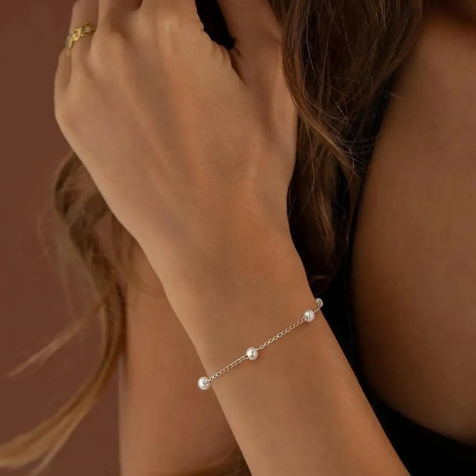 Bracelet en argent avec perles
