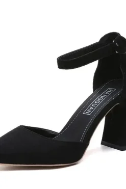 Escarpins noirs à talon carré