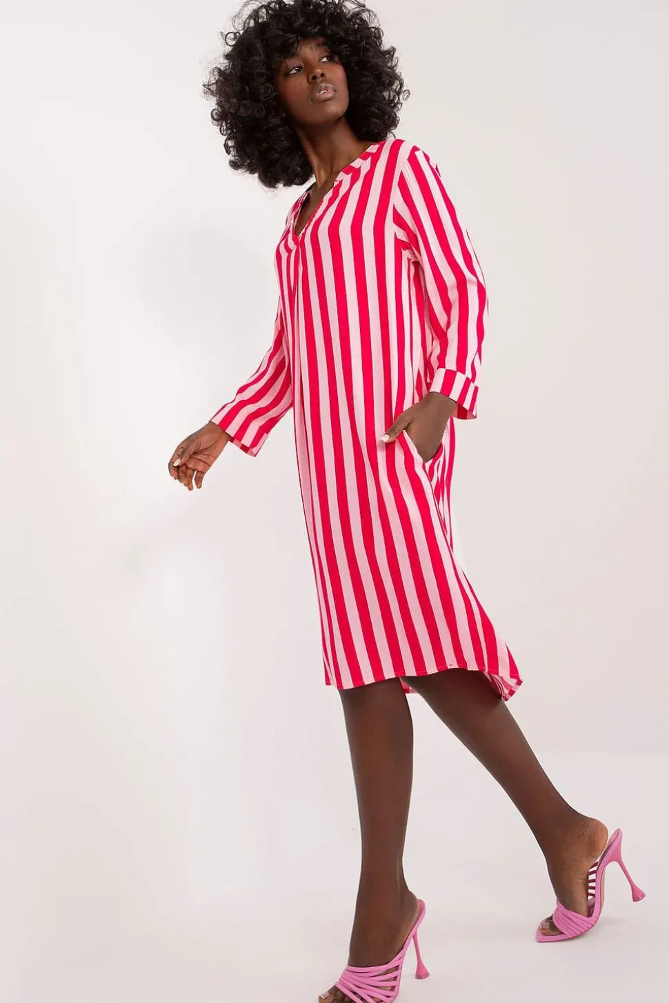Robe asymétrique à col chemise à rayures rouges et blanches
