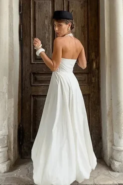 Robe asymétrique longue blanche sans manches