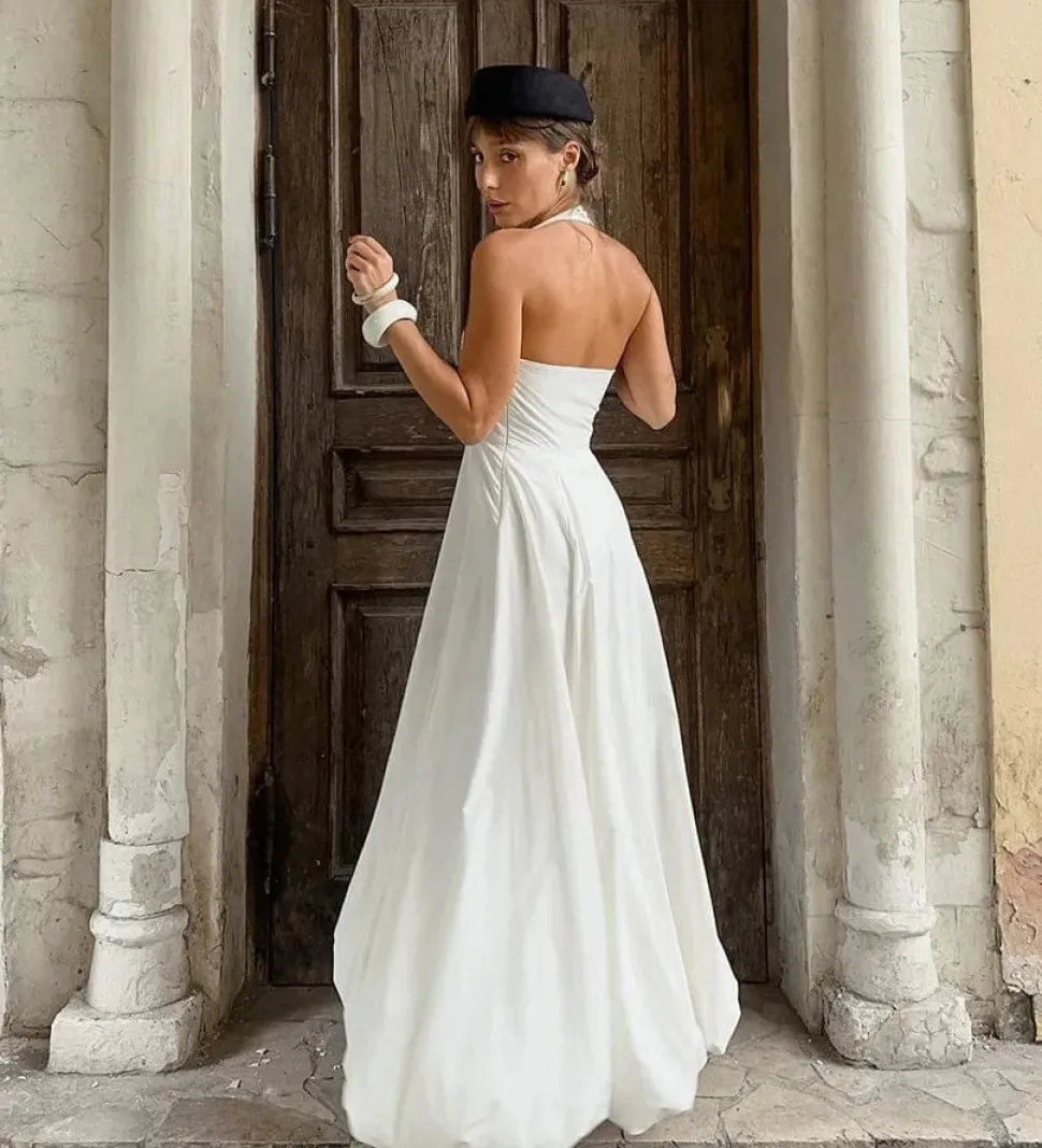 Robe asymétrique longue blanche sans manches