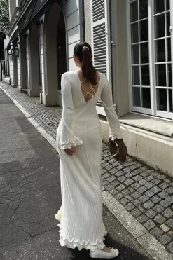 Robe blanche chic longue manches longues