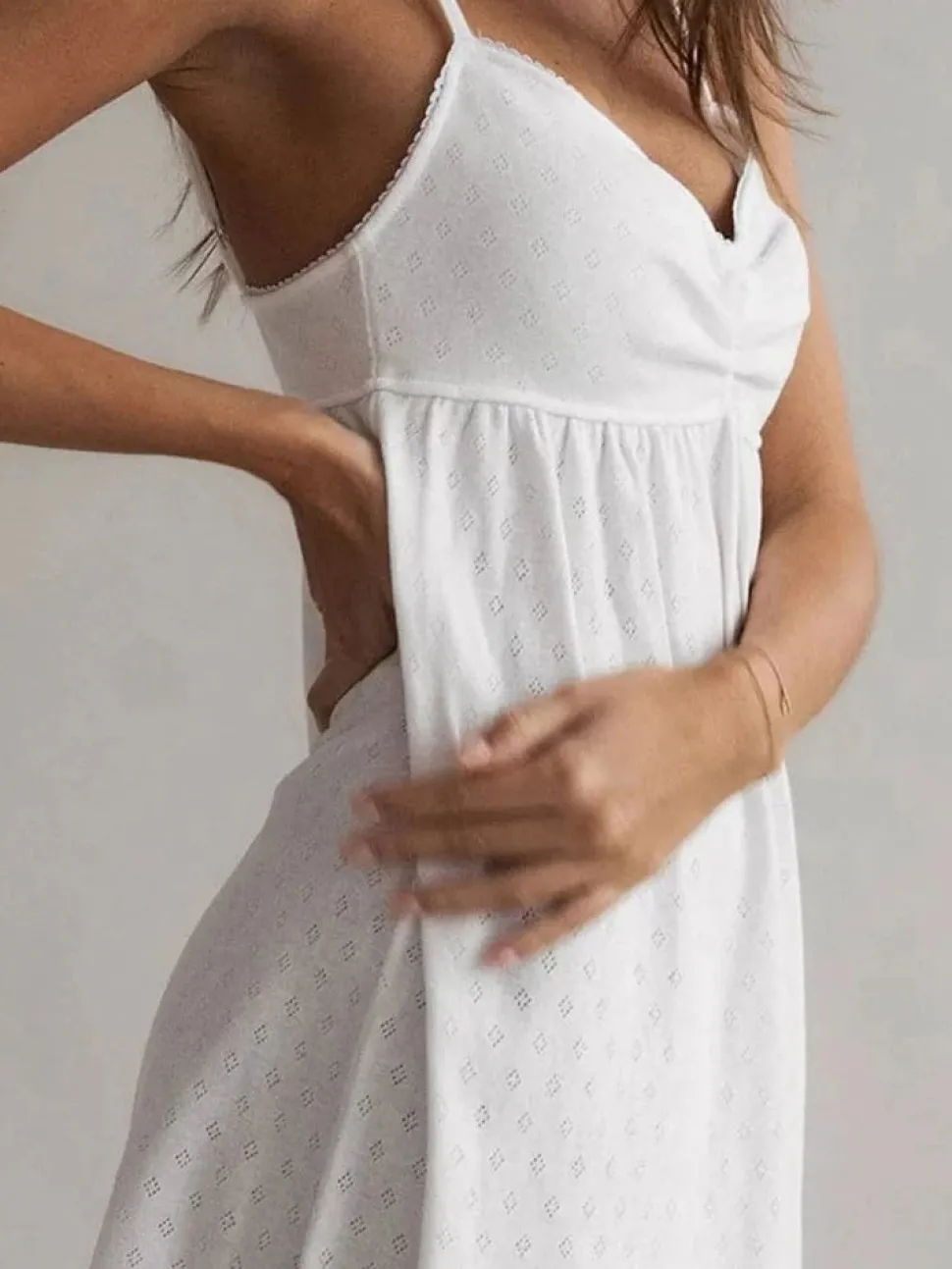 Robe blanche courte casual pour l'été