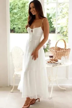 Robe blanche fluide bohème