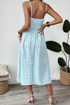 Robe bleue rayée à bretelles fines