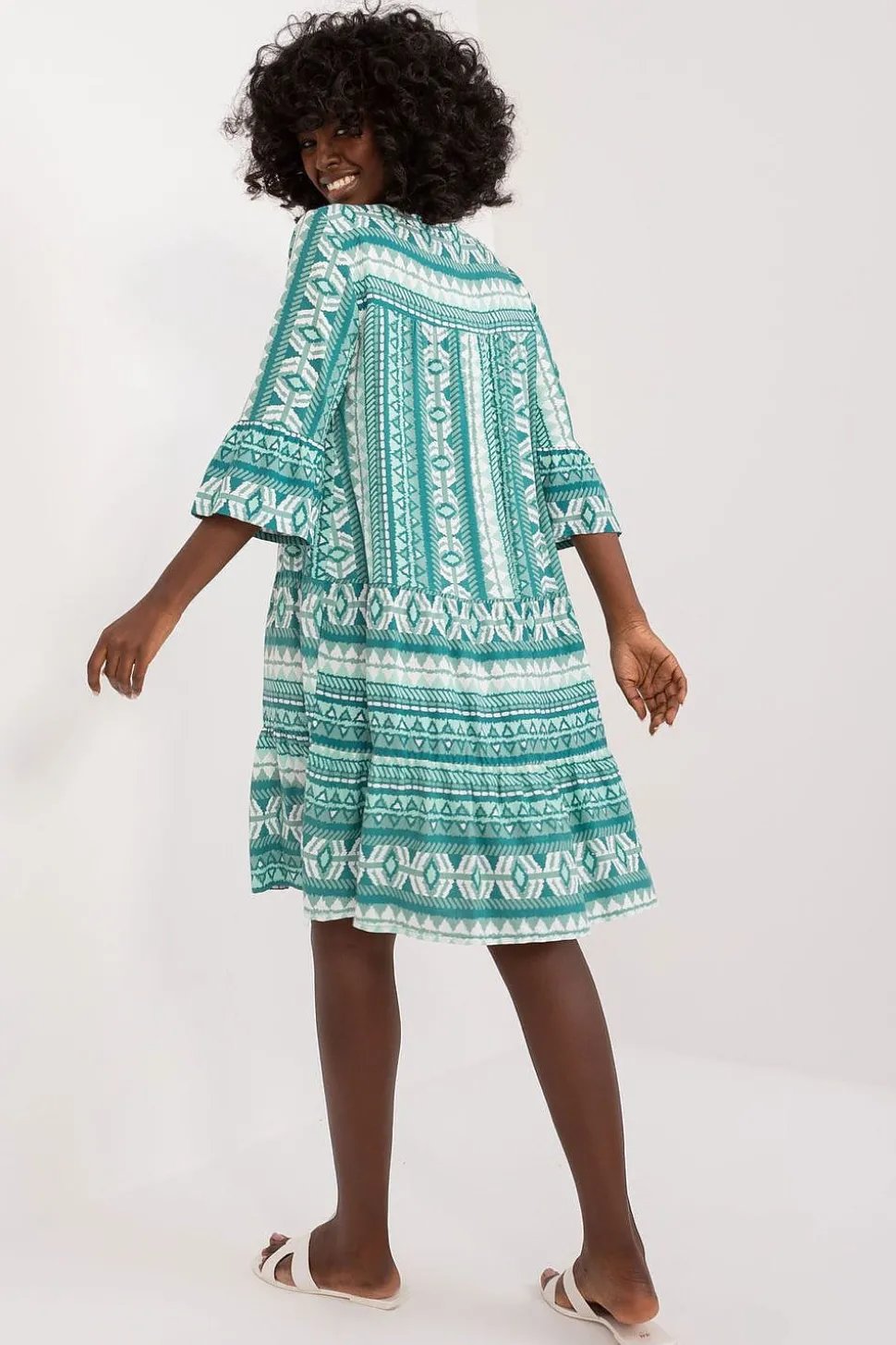 Robe bohème verte et blanche manches 3/4