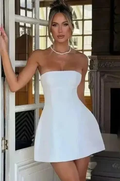 Robe bustier courte chic évasée