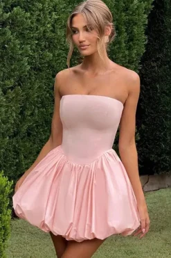 Robe bustier rose laçage au dos