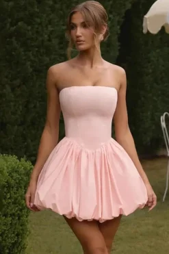 Robe bustier rose laçage au dos