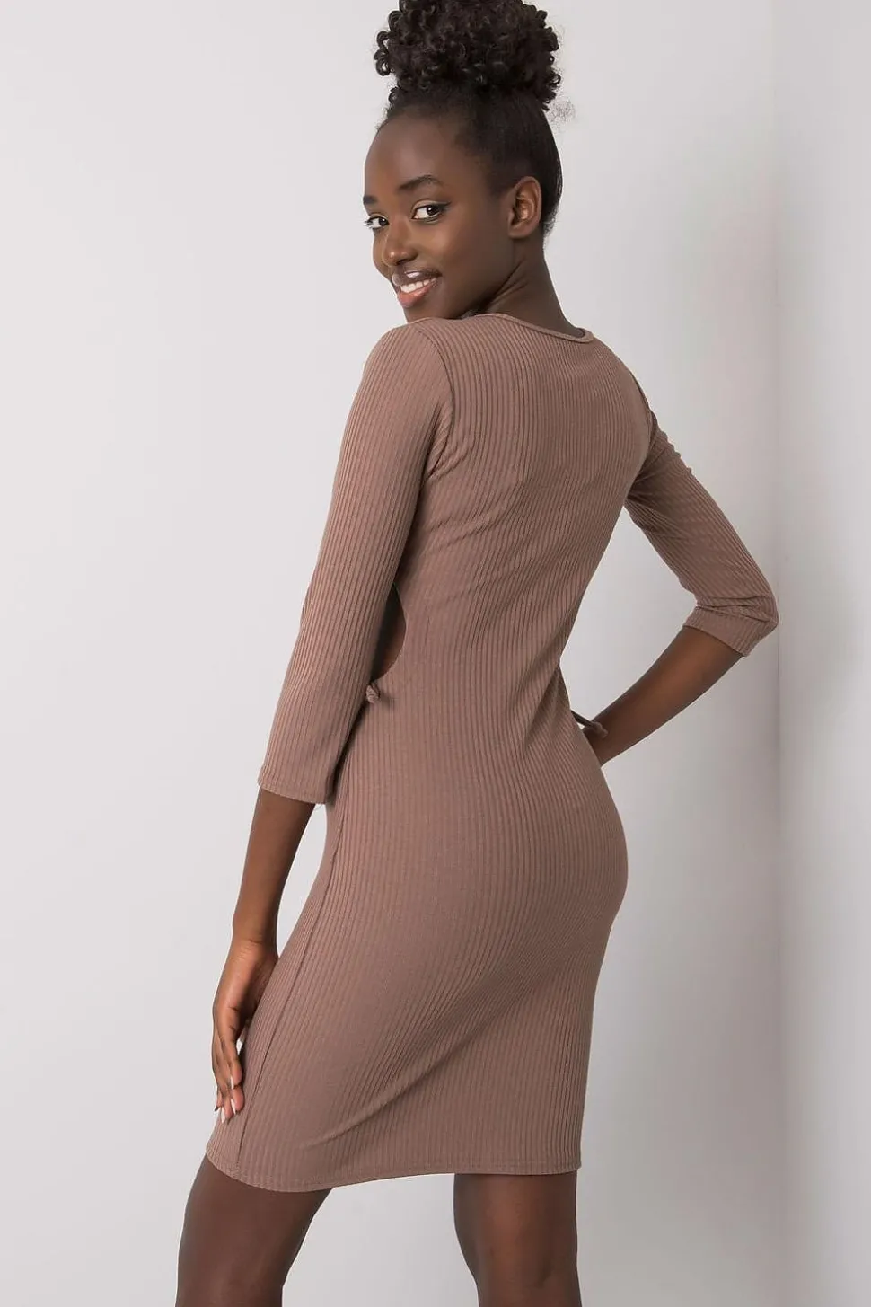Robe casual moulante courte manches longues