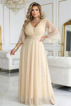 Robe champagne pour invitée au mariage chic