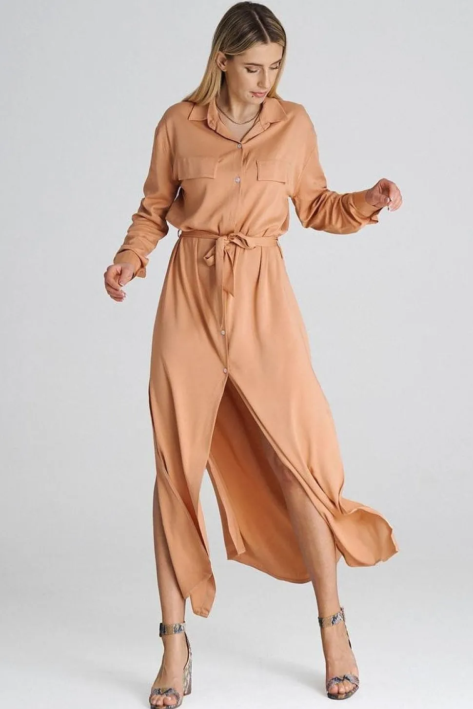 Robe chemise orange pâle décontractée