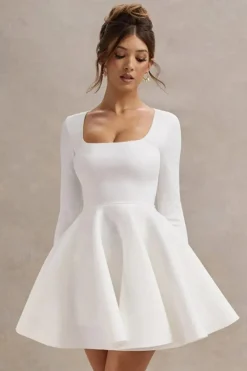 Robe cocktail blanche chic et classe