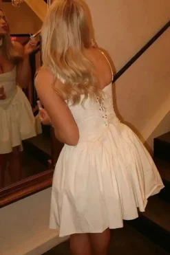 Robe corset courte évasée à bretelles