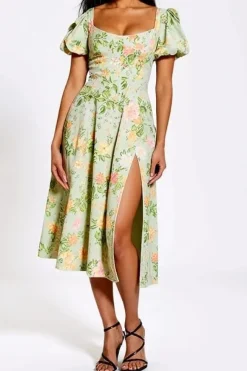 Robe corset fleurie fendue manches courtes