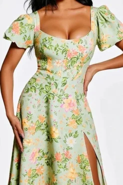 Robe corset fleurie fendue manches courtes