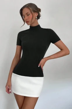 Robe courte chic moulante bureau