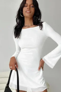 Robe courte dos nu manches longues