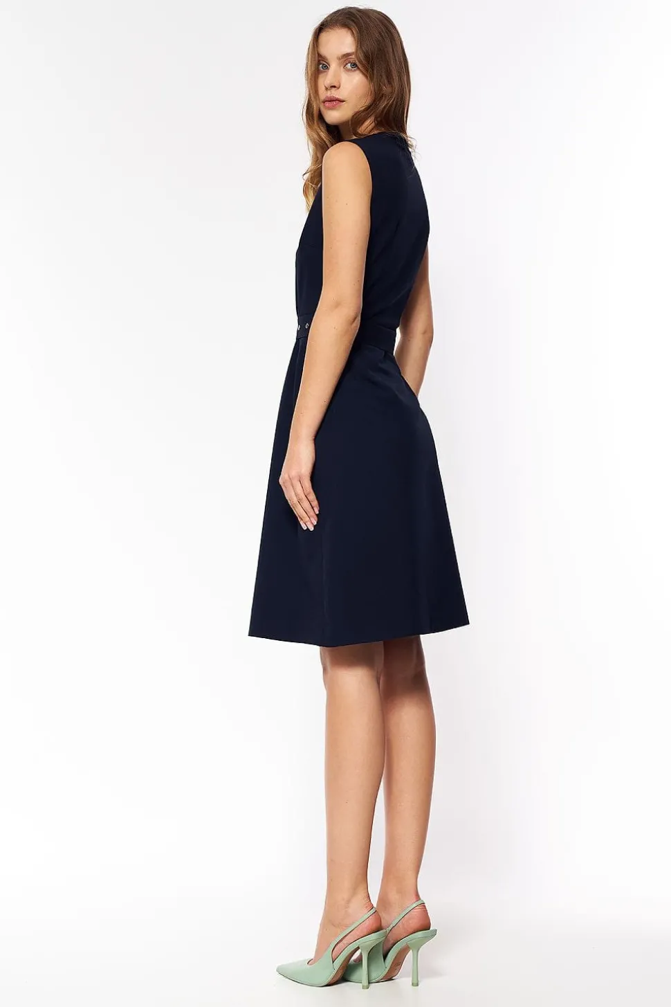 Robe courte droite sans manches