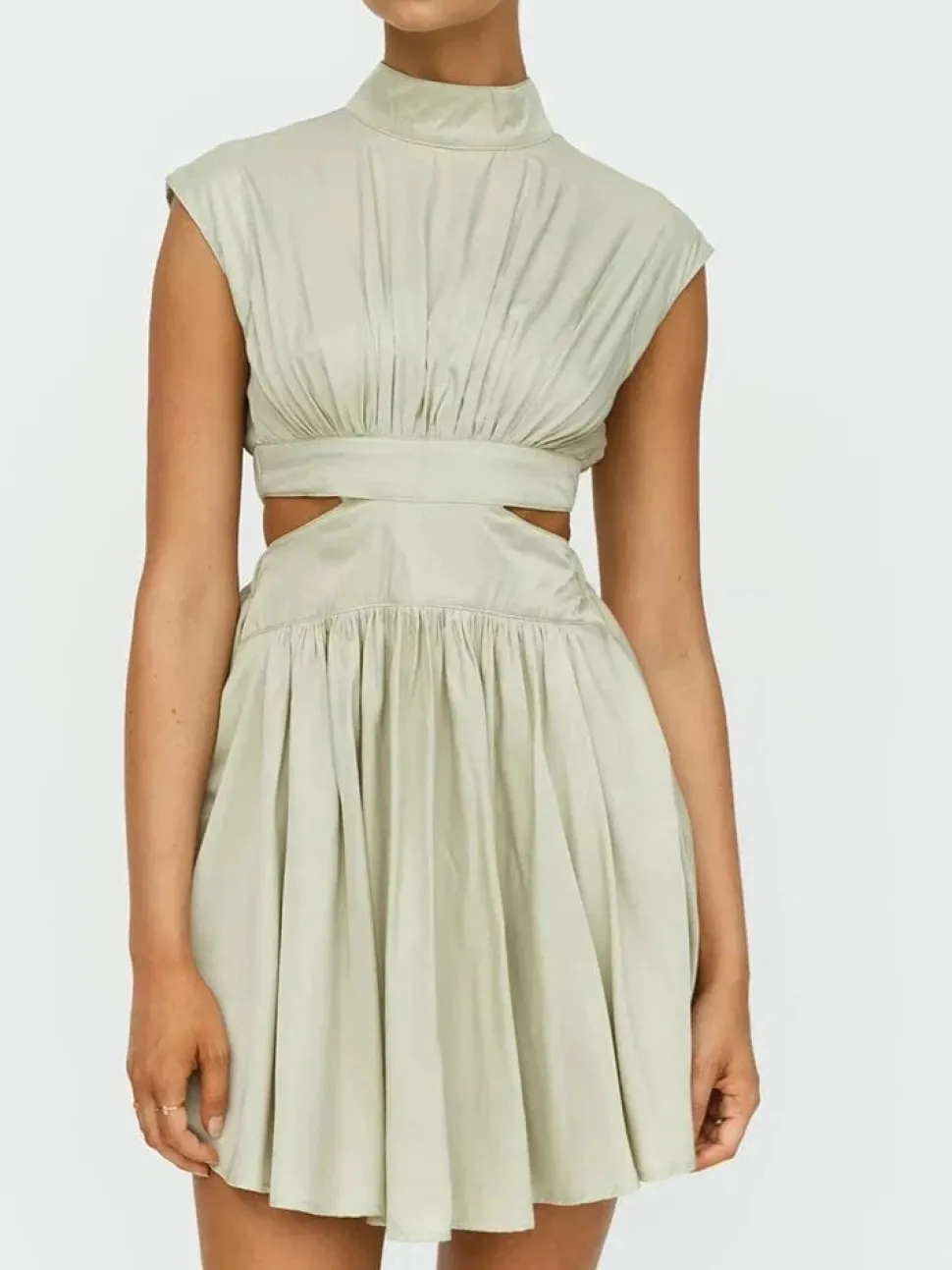 Robe courte fluide col halter