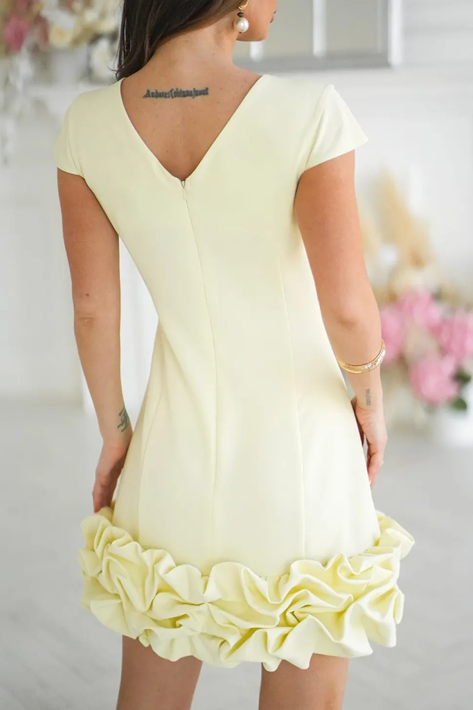 Robe courte jaune chic manches courtes