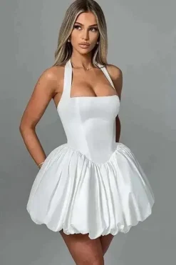 Robe courte évasée bretelles halter