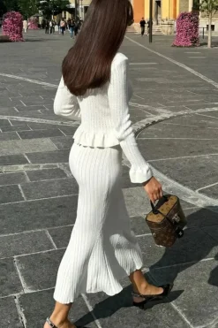 Robe crochet blanche casual manches longues