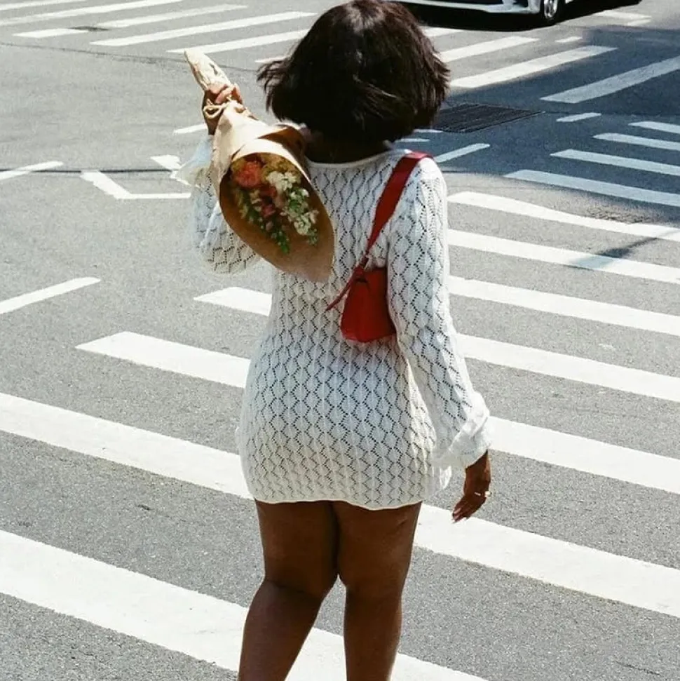 Robe crochet courte pour plage à manches longues