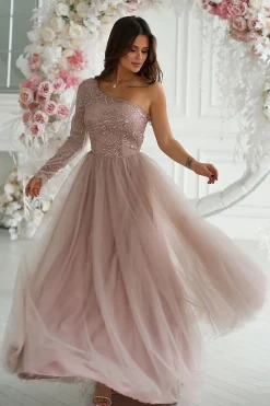 Robe de bal rose poudré