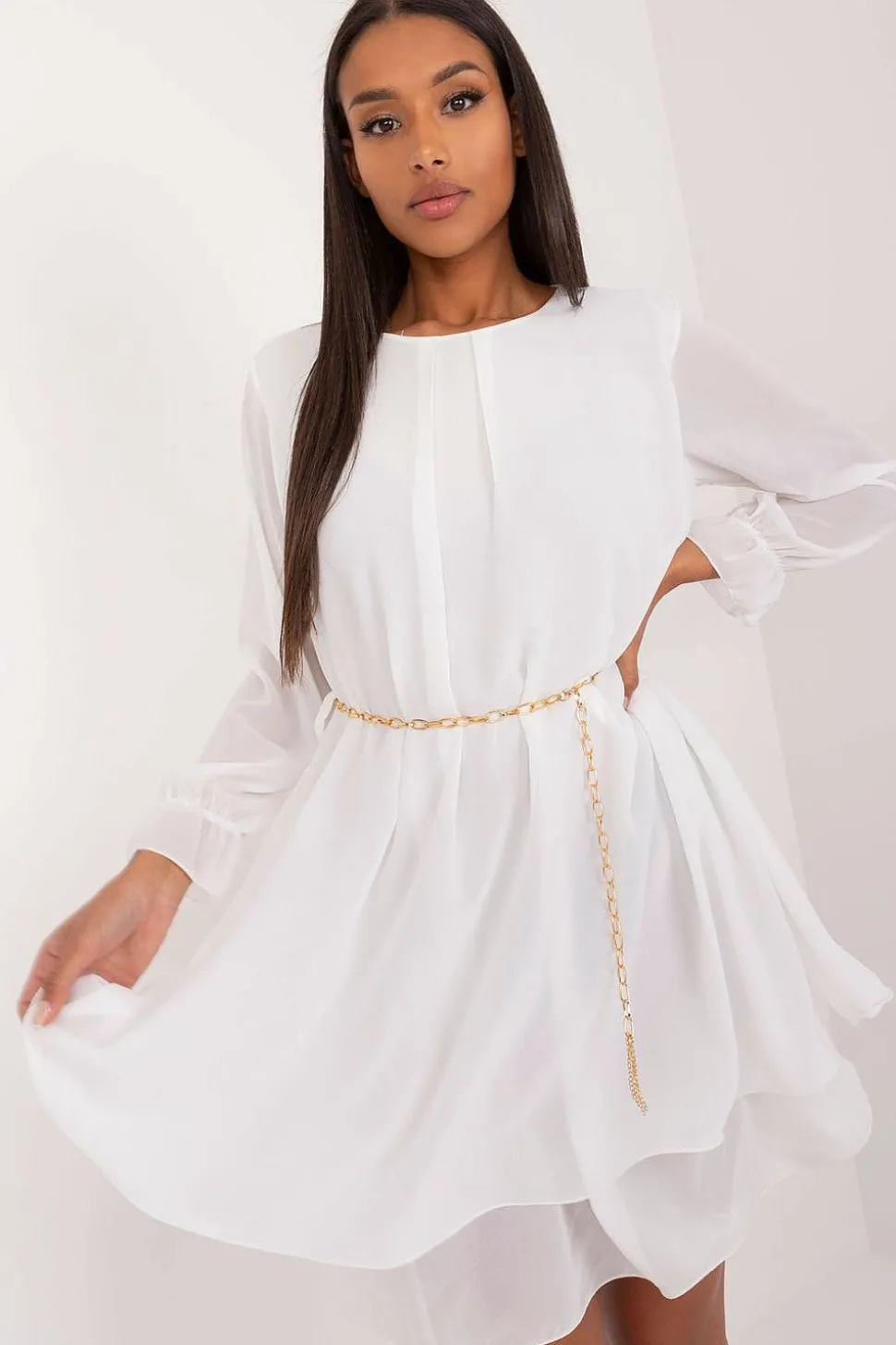 Robe de cocktail blanche fluide manches longues