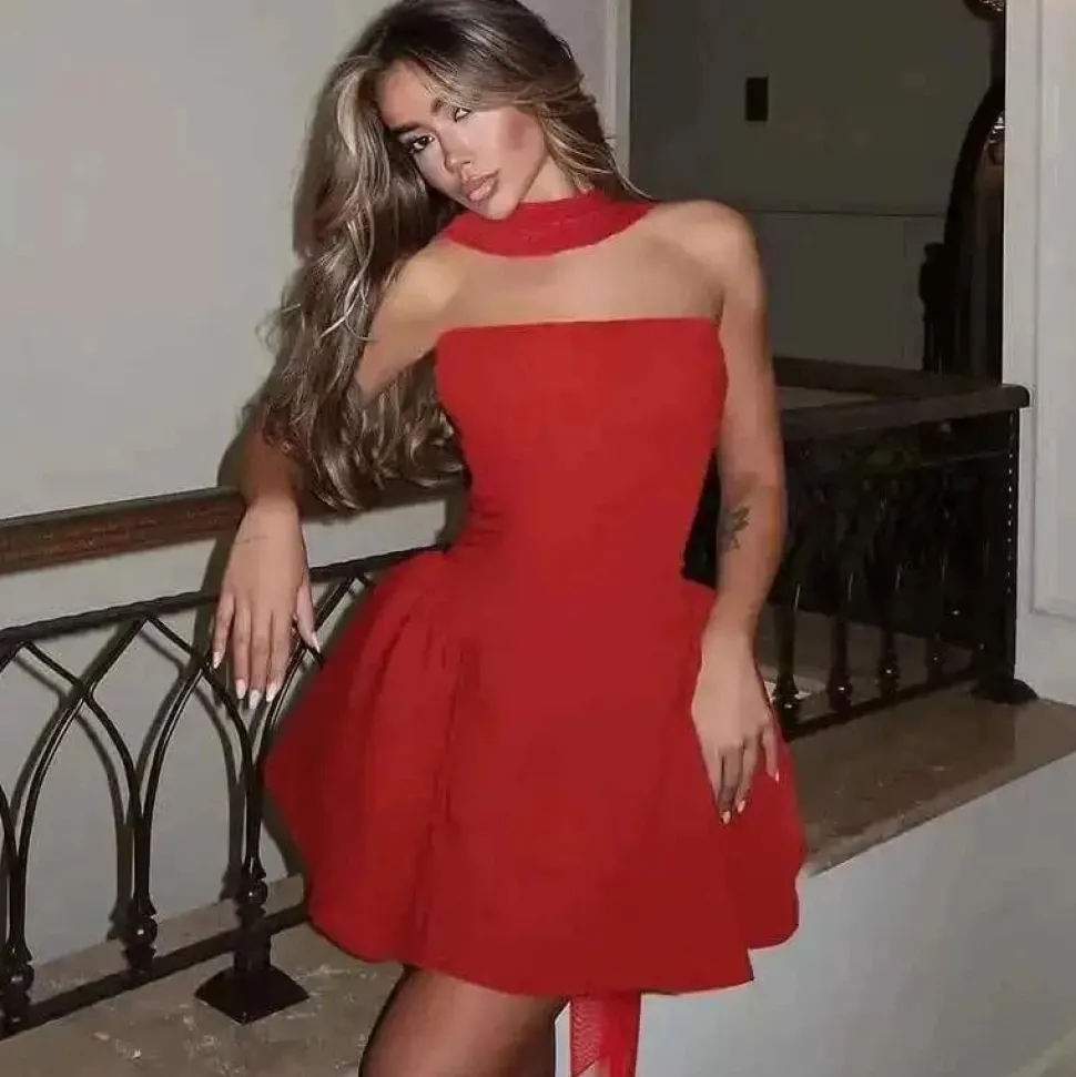 Robe de cocktail bustier courte évasée