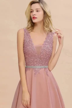 Robe de cocktail chic haut dentelle sans manches