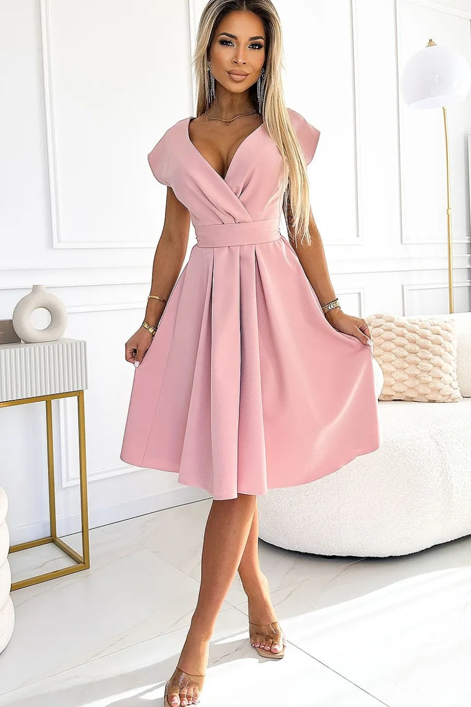 Robe de cocktail chic manches courtes