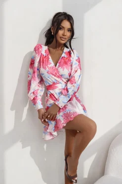 Robe de cocktail courte avec manches longues bouffantes