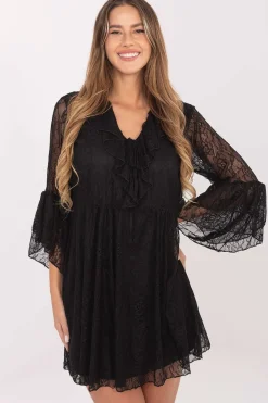 Robe de cocktail courte en dentelle noire