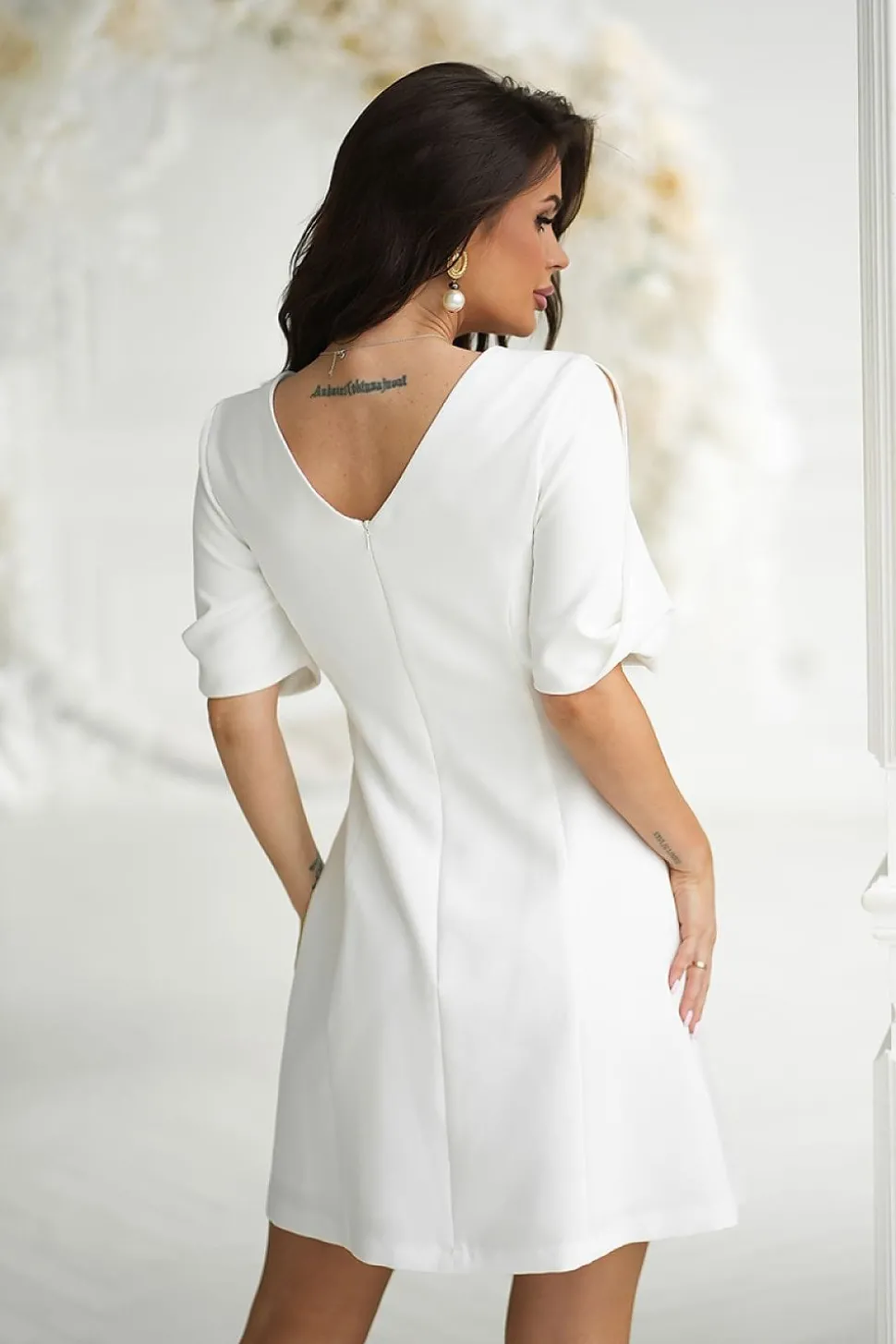 Robe de cocktail courte manches coupées