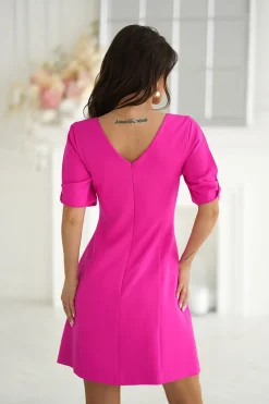 Robe de cocktail courte manches coupées