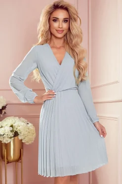 Robe de cocktail courte plissée manches longues