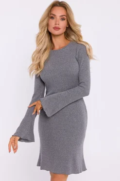 Robe de cocktail courte à poignets évasés et manches longues
