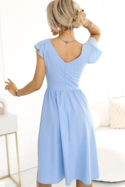 Robe de cocktail décolletée manches courtes