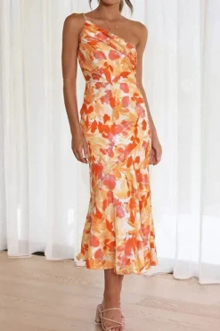 Robe de cocktail fleurie à une épaule