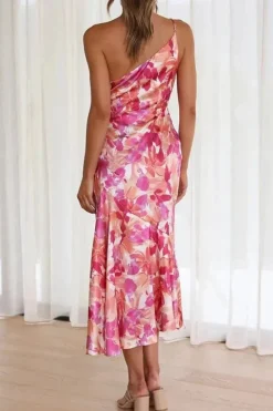 Robe de cocktail fleurie à une épaule