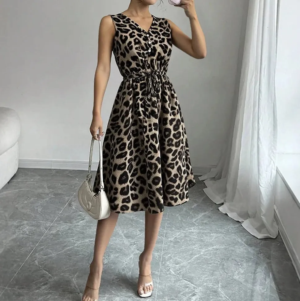 Robe de cocktail léopard évasée sans manches