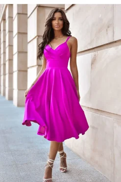 Robe de cocktail midi chic évasée
