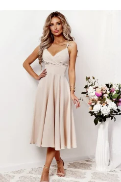 Robe de cocktail midi chic évasée