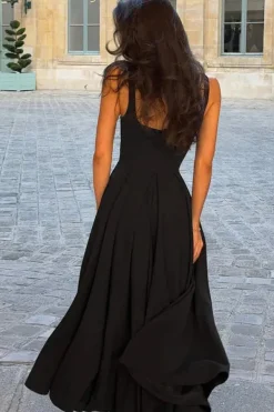 Robe de cocktail midi fluide à bretelles
