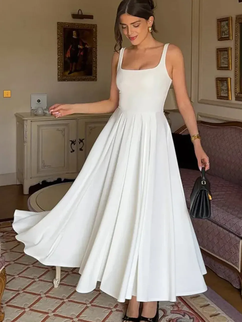 Robe de cocktail midi fluide à bretelles