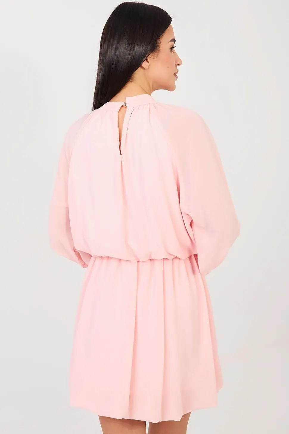 Robe de cocktail rose courte fluide