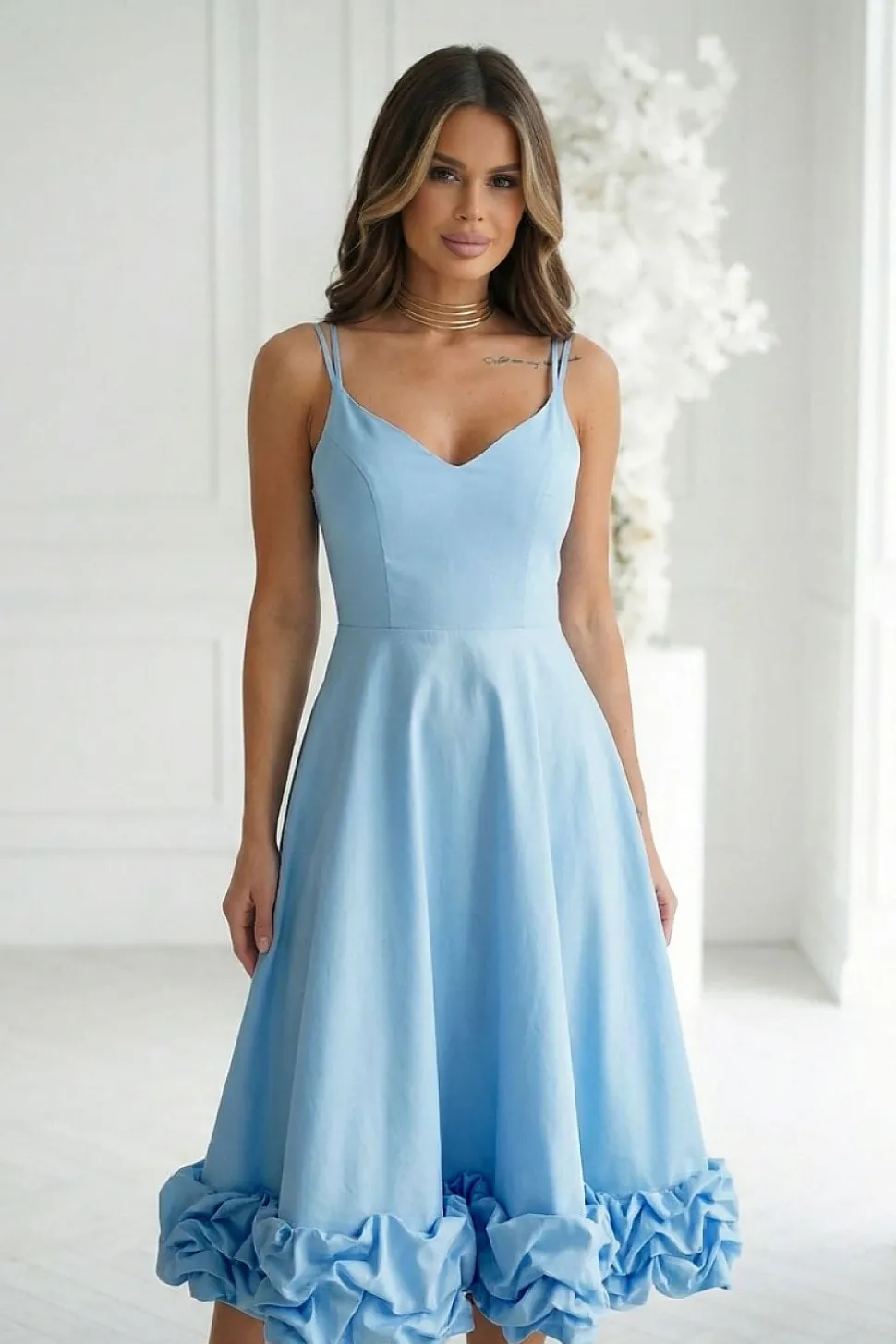 Robe de cocktail évasée bleu intemporelle