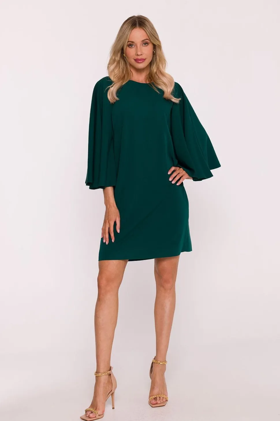 Robe de cocktail verte courte manches longues fluide
